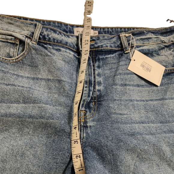 Cello Jackie Blue Denim Bermuda Shorts Cuffed Hem High Waist Plus Size 2X NWT - Picture 3 of 9